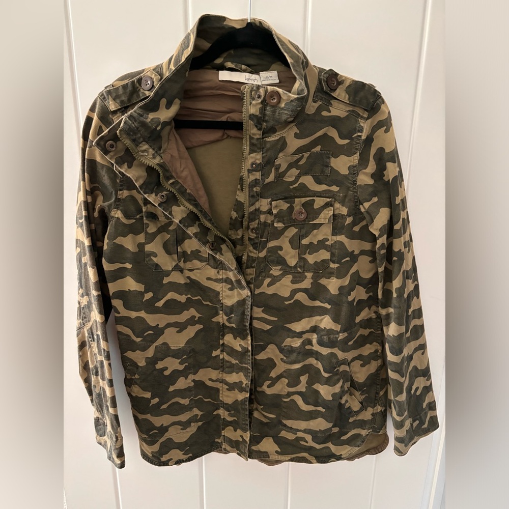 KERSH- CAMO jacket with zipper closure & magnetic snap buttons.